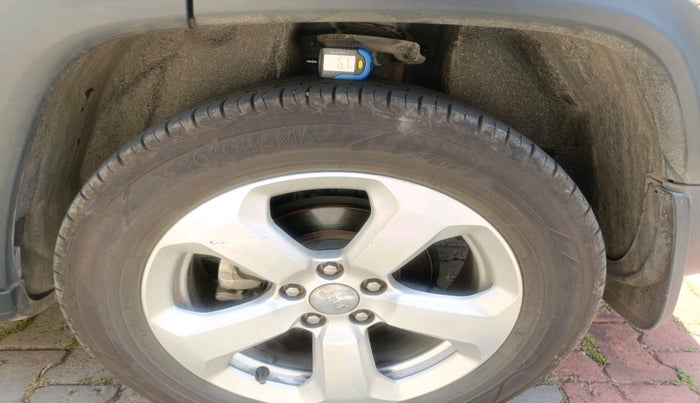 2018 Jeep Compass LONGITUDE 2.0 DIESEL, Diesel, Manual, 1,08,555 km, tyre