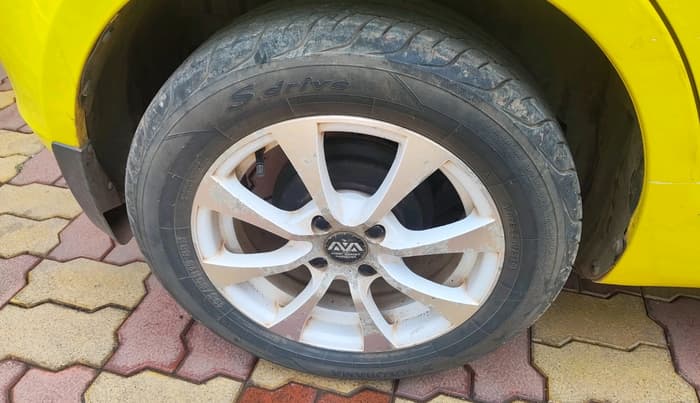 2012 Maruti Swift LXI, Petrol, Manual, 85,000 km, tyre