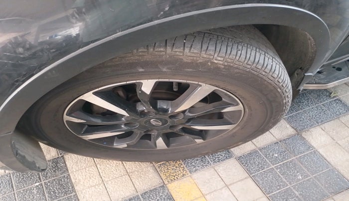 2020 Mahindra XUV500 W11 AT, Diesel, Automatic, 9,51,330 km, tyre