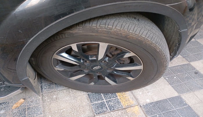 2020 Mahindra XUV500 W11 AT, Diesel, Automatic, 9,51,330 km, tyre