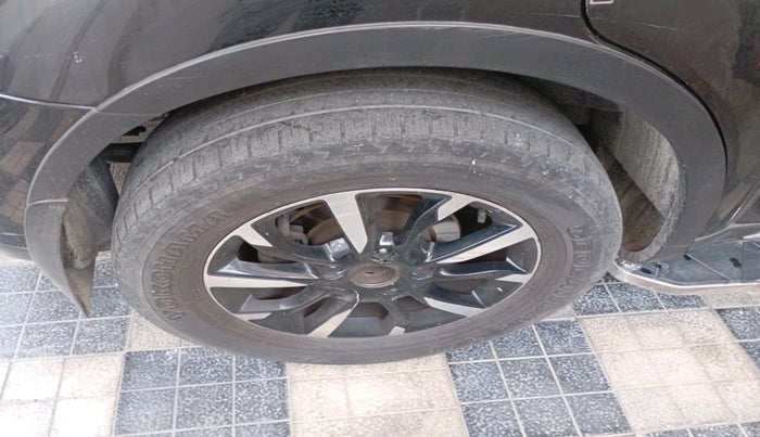 2020 Mahindra XUV500 W11 AT, Diesel, Automatic, 9,51,330 km, tyre