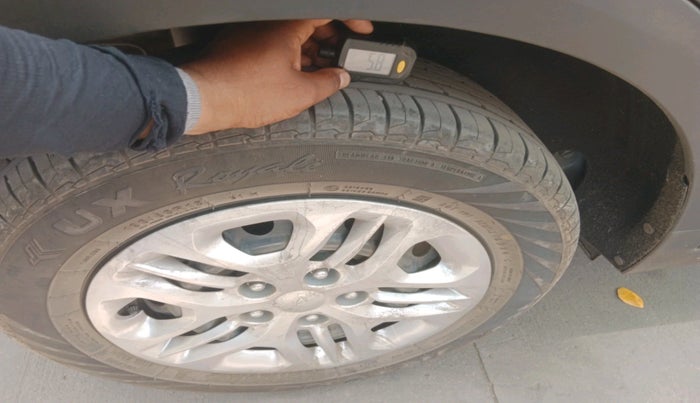 2025 KIA CARENS Premium (O) 1.5 Petrol 7 STR, Petrol, Manual, 9,165 km, tyre