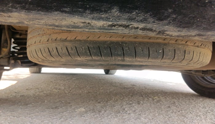 2022 KIA CARENS PRESTIGE 1.5 DIESEL 7 STR, Diesel, Manual, 1,17,460 km, tyre