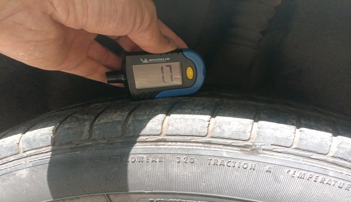 2010 Skoda Laura AMBIENTE 1.9 TDI AT, Diesel, Automatic, 1,13,763 km, tyre