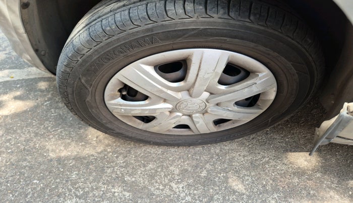 2011 Skoda Fabia AMBIENTE 1.2 MPI, Petrol, Manual, 65,000 km, tyre