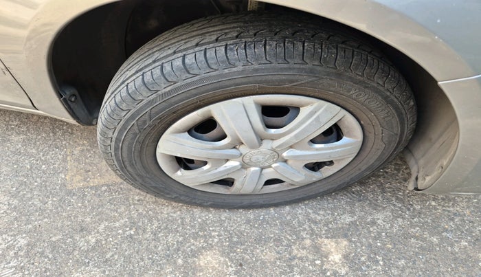 2011 Skoda Fabia AMBIENTE 1.2 MPI, Petrol, Manual, 65,000 km, tyre