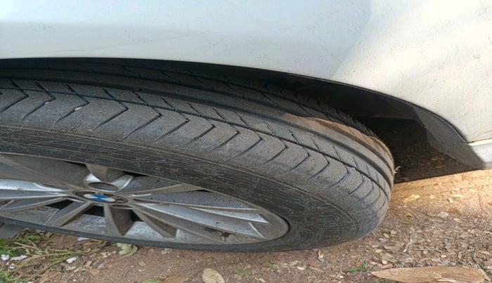 2012 BMW 3 Series 320d, Diesel, Automatic, 87,442 km, tyre