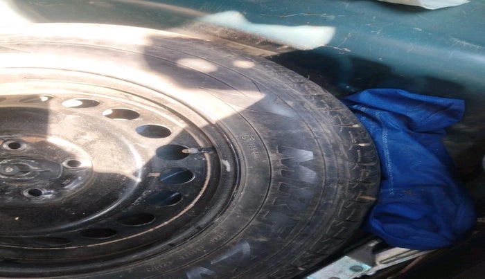 2016 Maruti Baleno ALPHA DIESEL 1.3, Diesel, Manual, 1,23,469 km, tyre