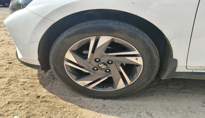 2022 Hyundai NEW I20 ASTA (O) 1.2 MT, Petrol, Manual, 45,516 km, tyre