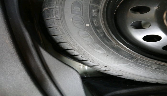 2018 Toyota YARIS J CVT, Petrol, Automatic, 32,383 km, tyre