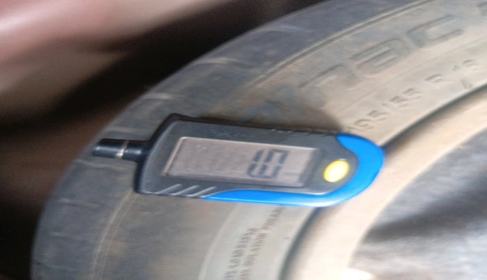 2016 Hyundai Elite i20 ASTA 1.4 CRDI (O), Diesel, Manual, 1,29,692 km, tyre