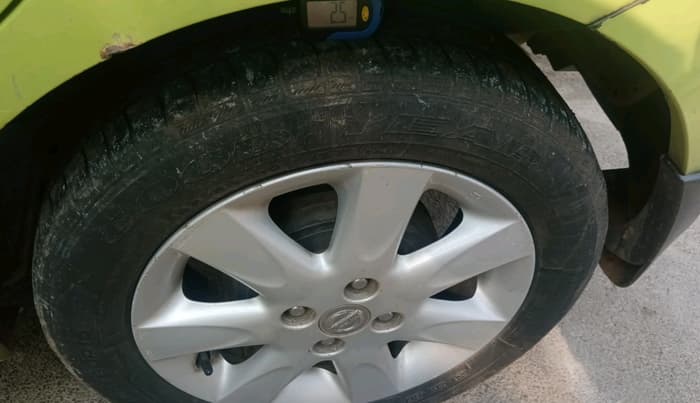 2011 Nissan Micra XV PREMIUM DIESEL, Diesel, Manual, 1,03,936 km, tyre
