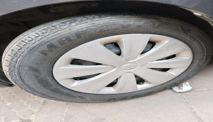 2016 Maruti Ertiga VXI, Petrol, Manual, 36,236 km, tyre