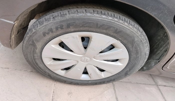 2016 Maruti Ertiga VXI, Petrol, Manual, 36,236 km, tyre