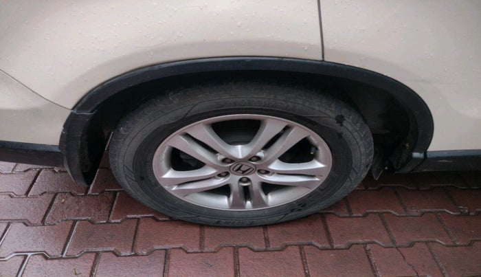 2011 Honda CRV 2.4L 2WD MT, Petrol, Manual, 1,29,624 km, tyre