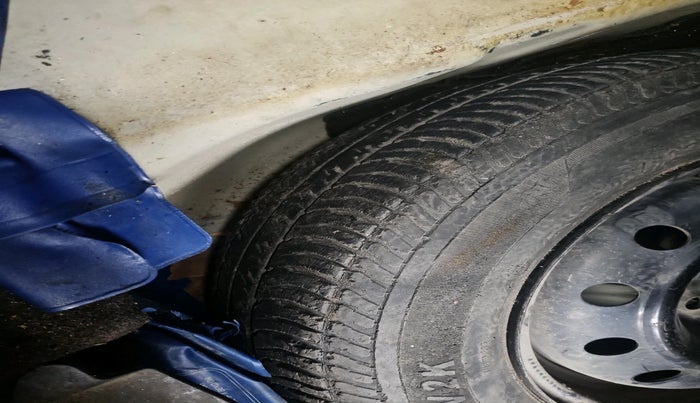 2012 Maruti Swift Dzire VXI, Petrol, Manual, 42,326 km, tyre