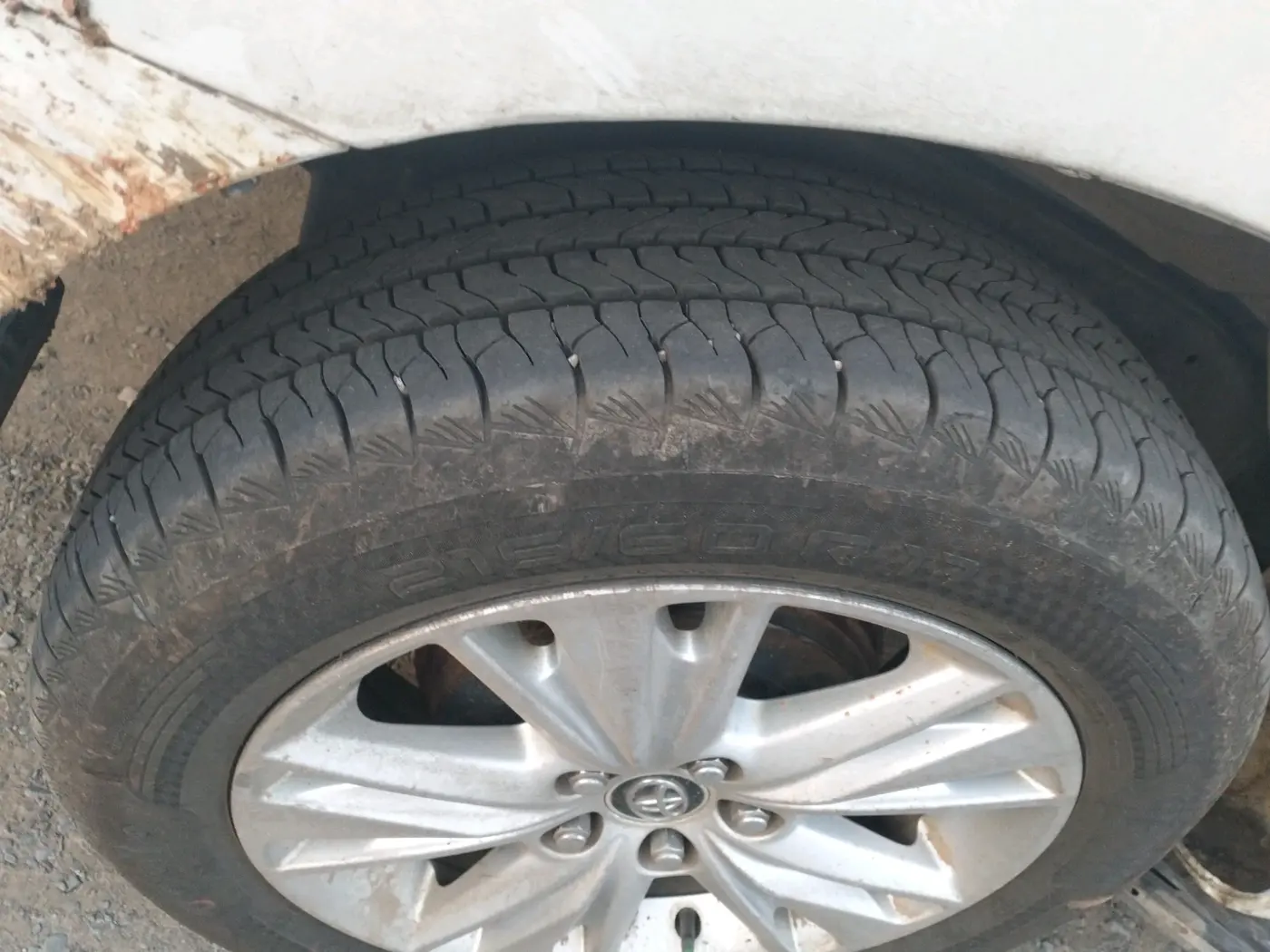 2019 Toyota Innova Crysta 2.4 ZX 7 STR, Diesel, Manual, 1,06,856 km, tyre