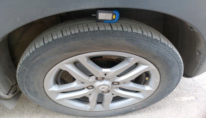 2019 Renault TRIBER RXZ, CNG, Manual, 42,423 km, tyre