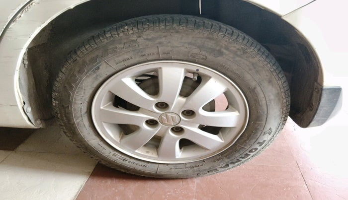 2013 Maruti Swift Dzire VXI, Petrol, Manual, 28,474 km, tyre