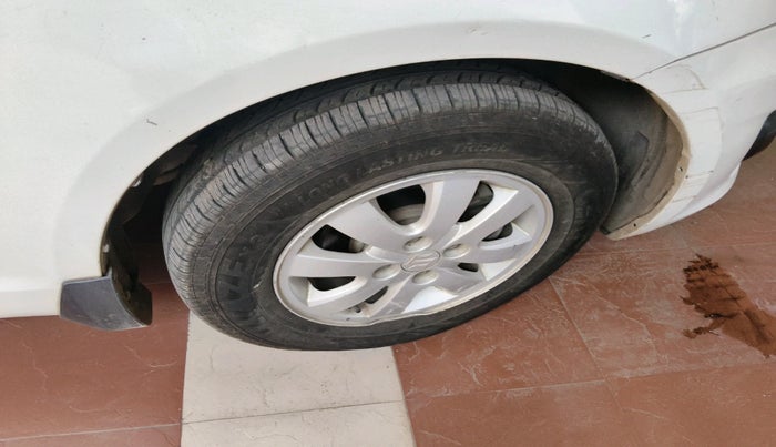 2013 Maruti Swift Dzire VXI, Petrol, Manual, 28,474 km, tyre