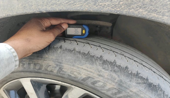 2021 Mahindra XUV500 W11, Diesel, Manual, 47,420 km, tyre