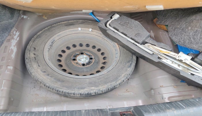 2014 Honda Amaze 1.2L I-VTEC SX, Petrol, Manual, 31,613 km, tyre