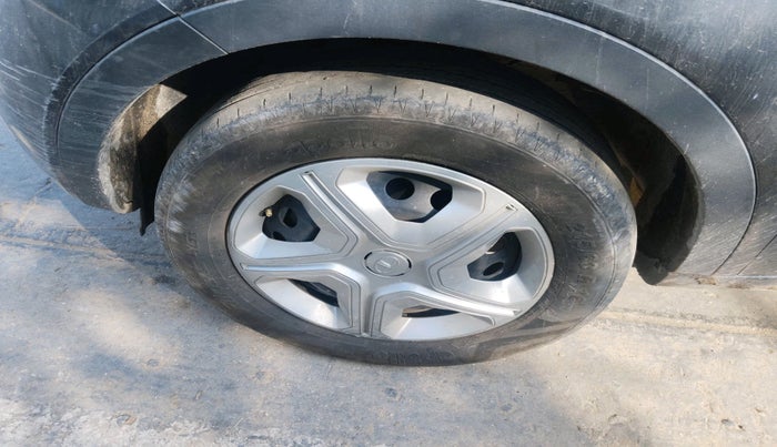 2019 Tata NEXON XM PETROL, Petrol, Manual, 72,863 km, tyre