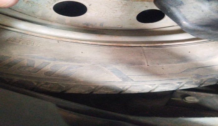 2017 Maruti Wagon R 1.0 LXI CNG, CNG, Manual, 1,80,164 km, tyre