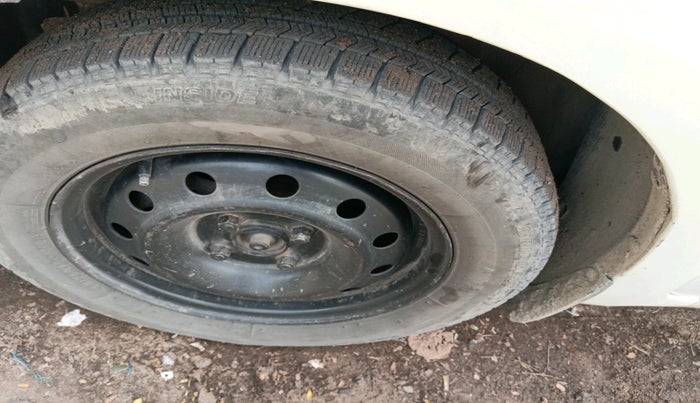 2019 Maruti Dzire VDI, Diesel, Manual, 92,371 km, tyre