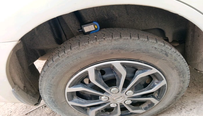 2019 Maruti Dzire VDI, Diesel, Manual, 92,371 km, tyre