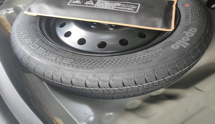 2025 Toyota URBAN CRUISER HYRYDER E NEO DRIVE, Petrol, Manual, 3,907 km, tyre