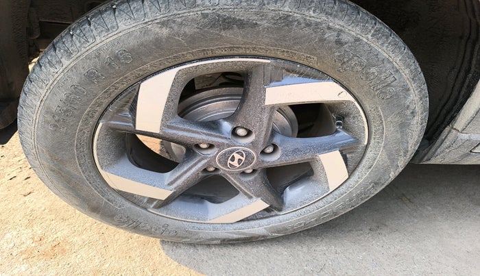 2019 Hyundai VENUE SX 1.4 CRDI, Diesel, Manual, 64,838 km, tyre