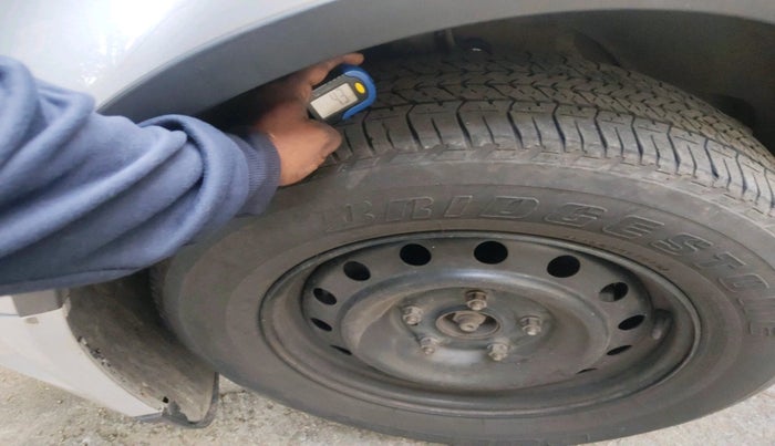 2016 Mahindra XUV500 W6, Diesel, Manual, 1,80,166 km, tyre