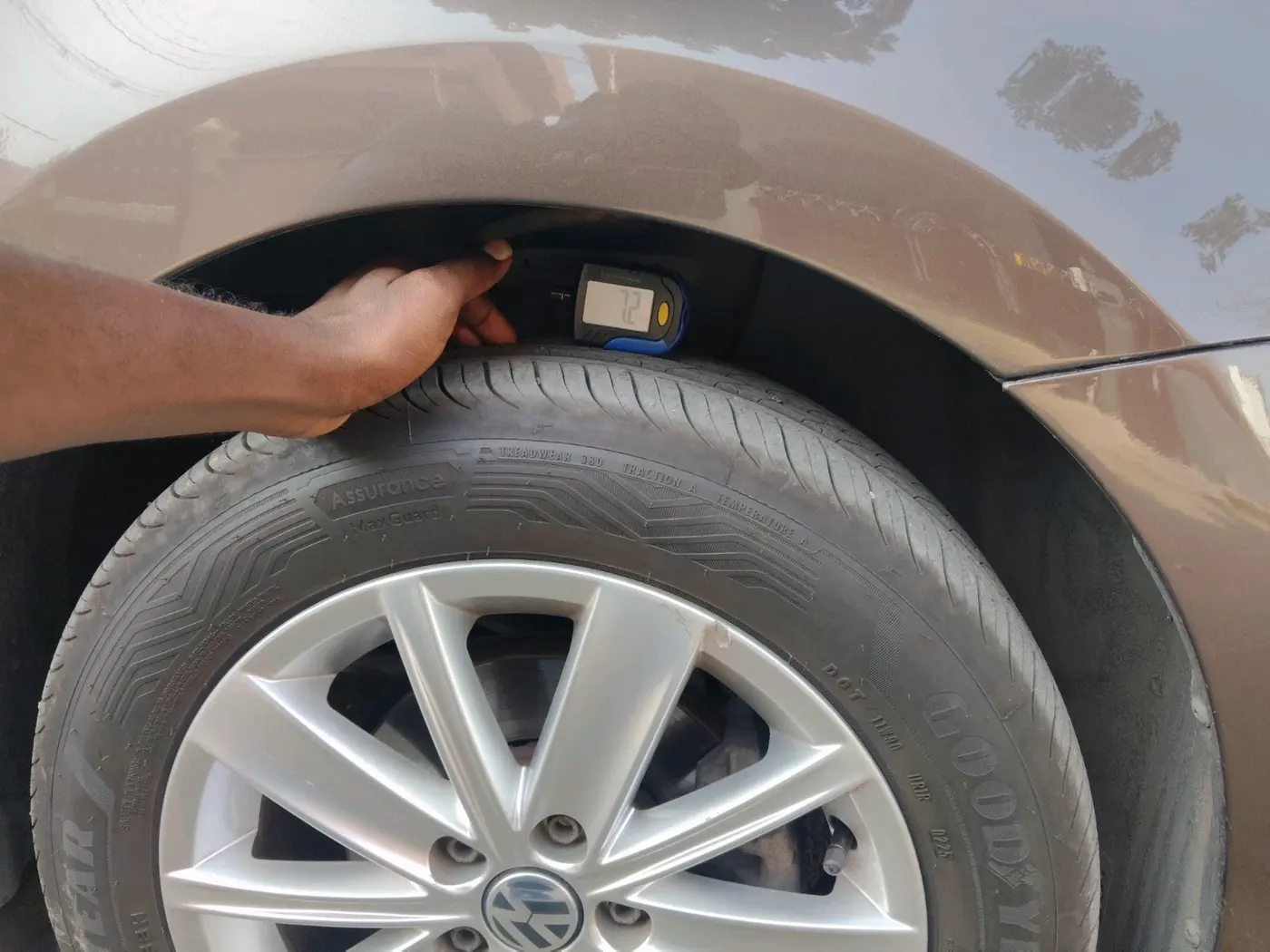 2016 Volkswagen Vento HIGHLINE PETROL AT, Petrol, Automatic, 51,270 km, tyre