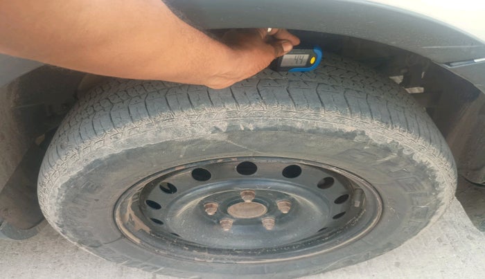 2014 Mahindra XUV500 W6, Diesel, Manual, 93,935 km, tyre