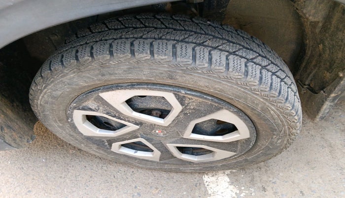 2021 Renault Kiger RXE MT, Petrol, Manual, 43,720 km, tyre