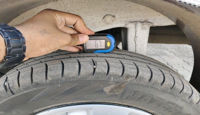 2024 Maruti Eeco 5 STR AC CNG, CNG, Manual, 81,459 km, tyre