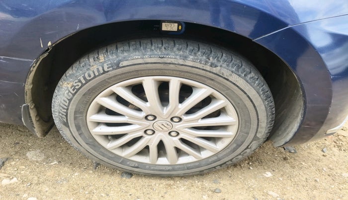 2017 Maruti Dzire ZXI, Petrol, Manual, 60,931 km, tyre