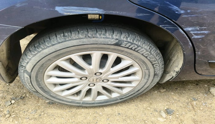 2017 Maruti Dzire ZXI, Petrol, Manual, 60,931 km, tyre