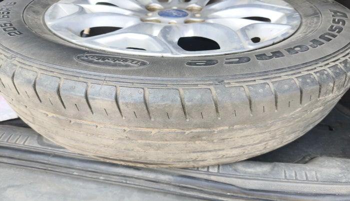 2014 Ford Ecosport TITANIUM 1.0L ECOBOOST, Petrol, Manual, 70,564 km, tyre