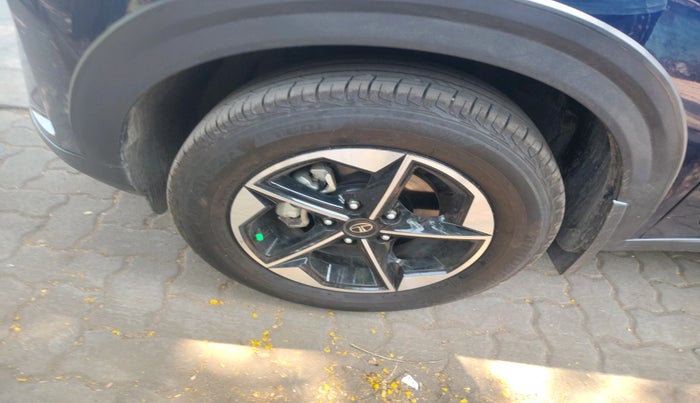 2025 Tata NEXON FEARLESS + SUNROOF DUAL TONE 1.5 DIESEL, Diesel, Manual, 1,124 km, tyre