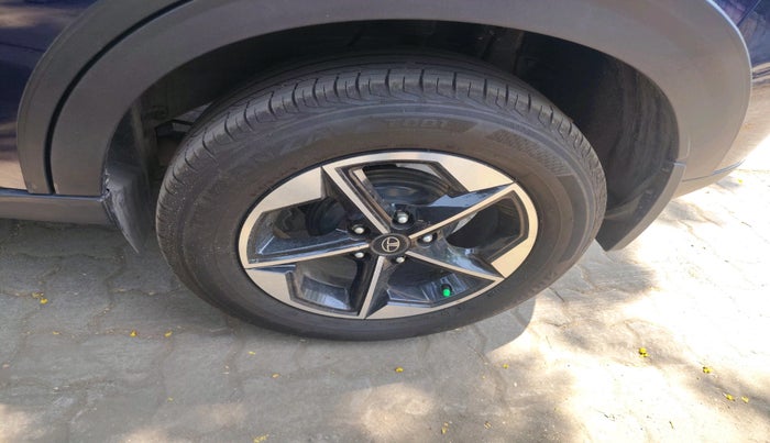 2025 Tata NEXON FEARLESS + SUNROOF DUAL TONE 1.5 DIESEL, Diesel, Manual, 1,124 km, tyre