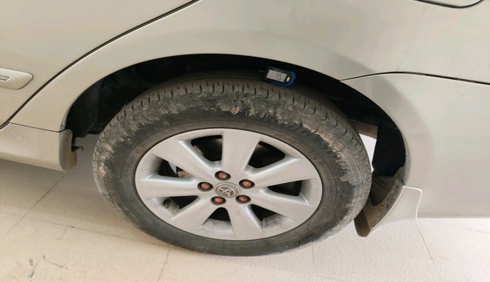 2011 Toyota Corolla Altis G PETROL, Petrol, Manual, 1,01,027 km, tyre