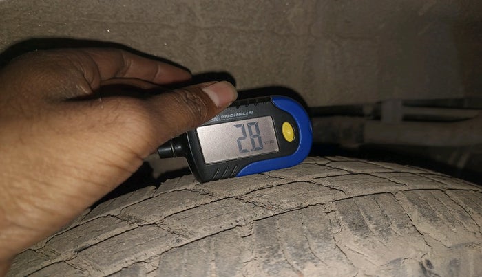 2017 Maruti Alto 800 VXI, Petrol, Manual, 32,071 km, tyre