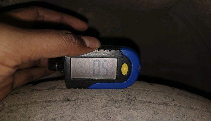 2017 Maruti Alto 800 VXI, Petrol, Manual, 32,071 km, tyre