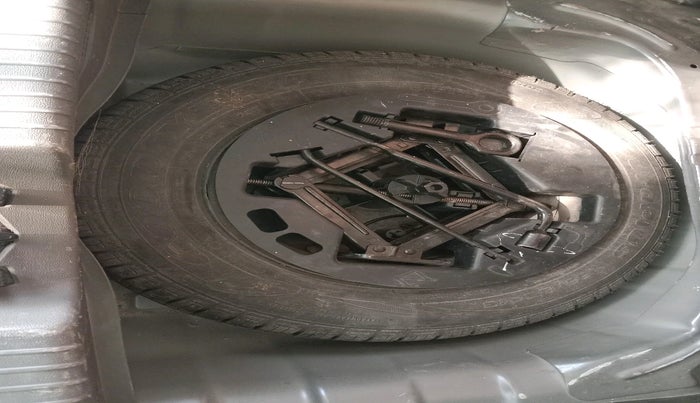 2012 Hyundai i10 MAGNA 1.2, Petrol, Manual, 77,400 km, tyre