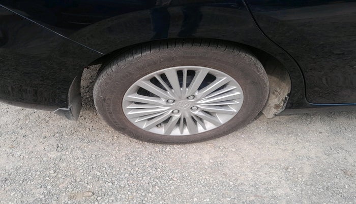 2025 Honda Amaze VX 1.2 Petrol MT, CNG, Manual, 5,082 km, tyre