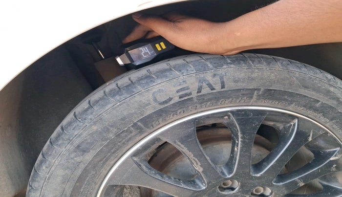 2015 Skoda Rapid Elegance 1.6 MPI AT, Petrol, Automatic, 82,675 km, tyre