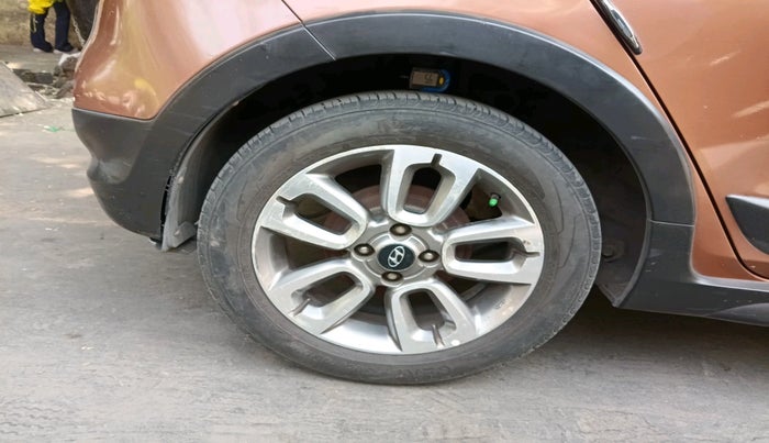 2015 Hyundai i20 Active 1.2 SX, Petrol, Manual, 81,054 km, tyre