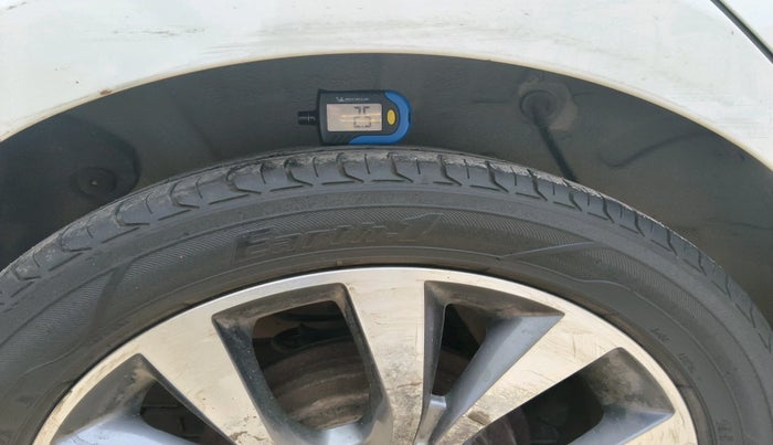 2015 Hyundai Verna FLUIDIC 4S1.6 VTVT S O AT, Petrol, Automatic, 78,563 km, tyre